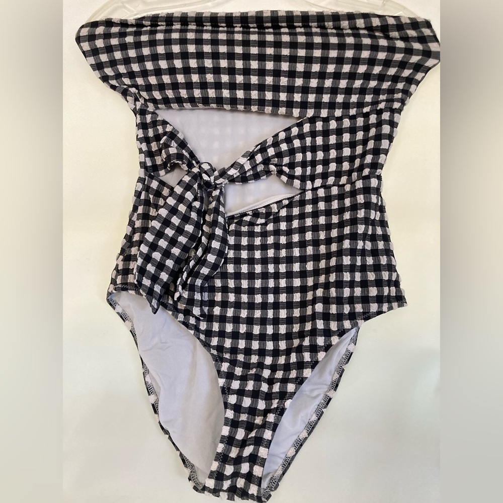 Strapless swimsuit